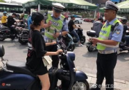 带头盔自行车小姐姐,头盔下的自信小姐姐